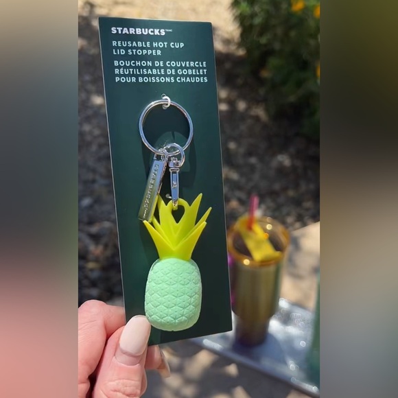 NEW! ✨🍍 Starbucks Mint + Lime Pineapple Reusable Hot
Cup Lid Stopper Keychain - Picture 1 of 3
